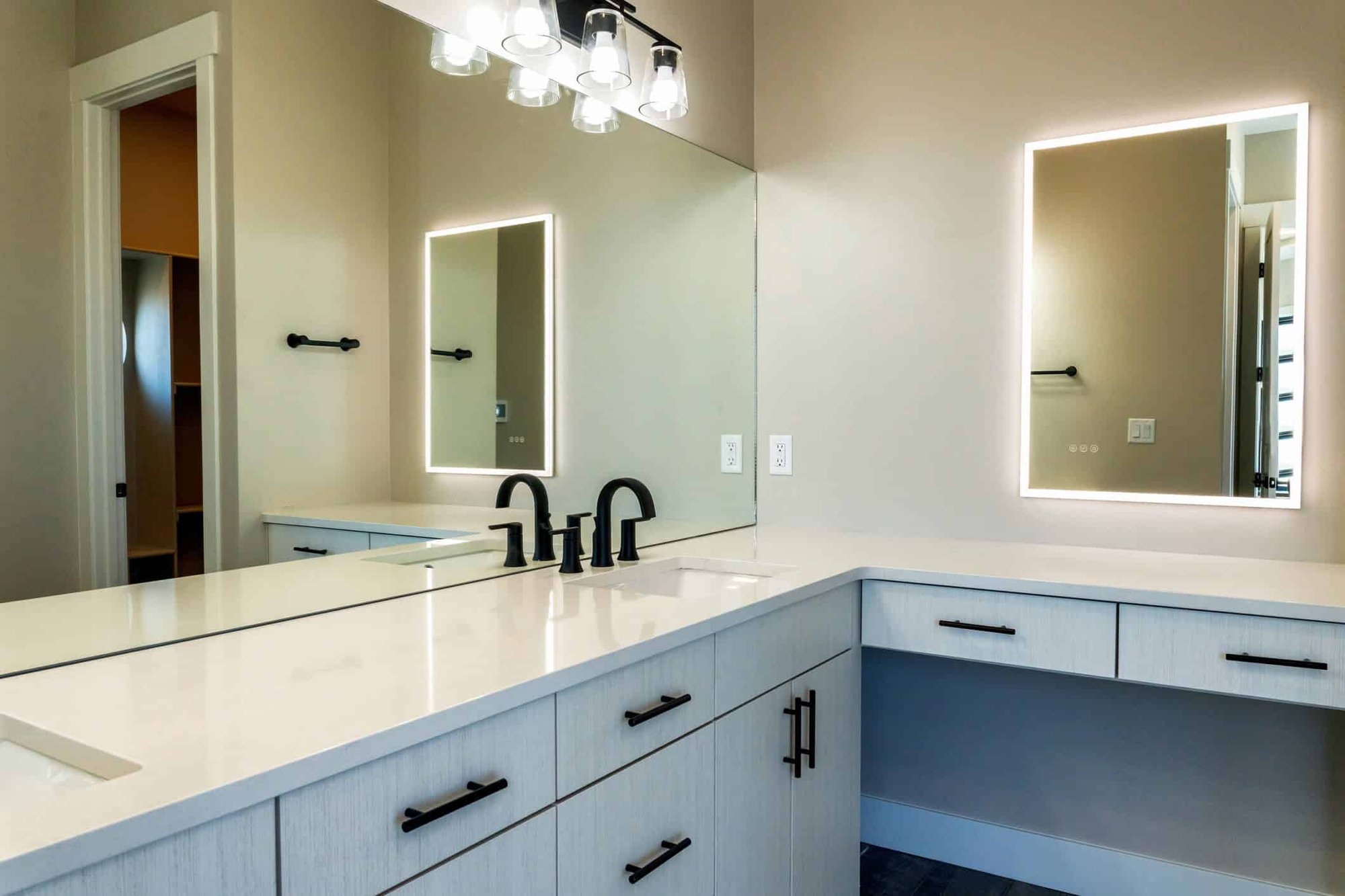 image-vanity-lighting-bathroom-renovations