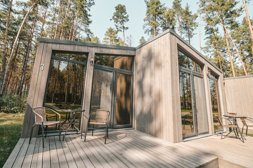 picture-wooden-building-forest-1024x681